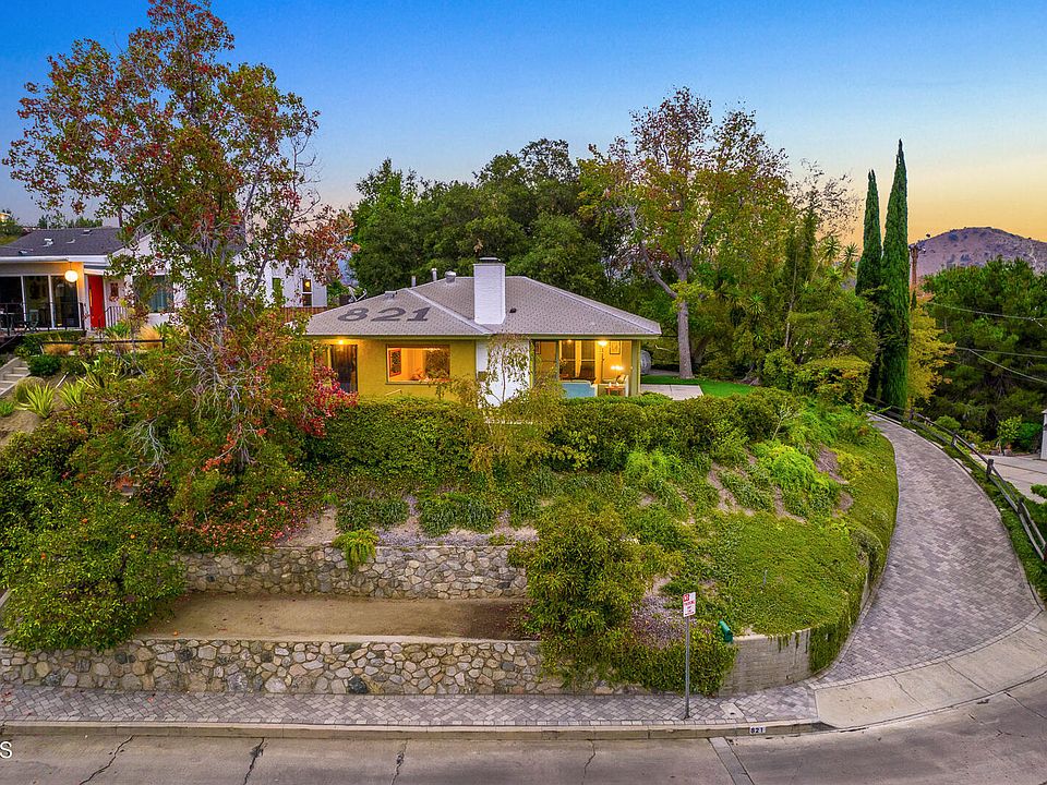 1st image of 821 Luton Dr