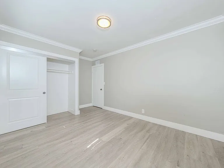 1817 E Morava Ave — Photo 21