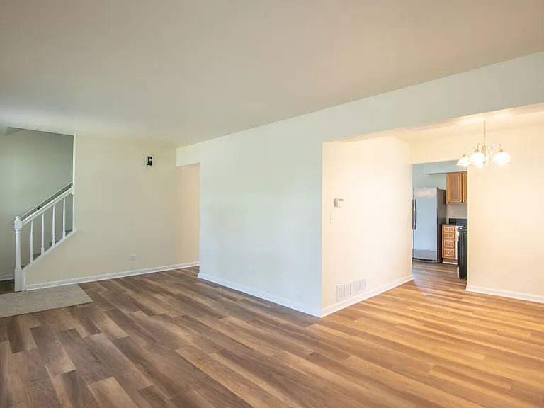 740 Division St — Photo 3
