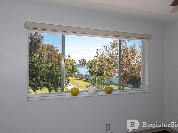 4th image of 421 S Lakeside Dr APT 8