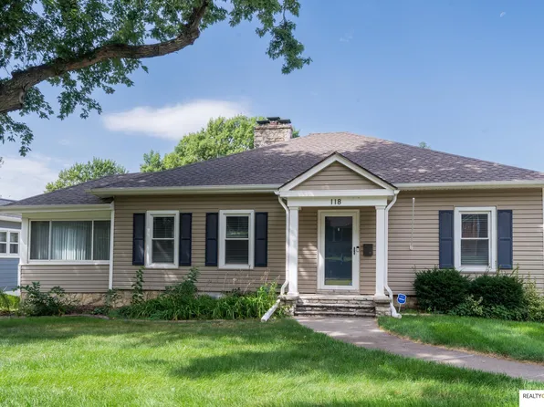 118 S 69th St, Omaha, NE 68132