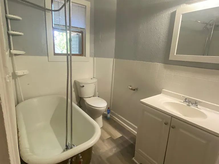 1219 N High St — Photo 8