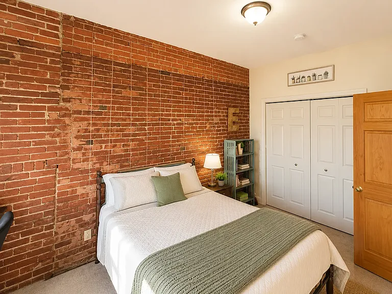 1404 Beacon St — Photo 14