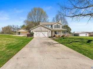 221 Slaterock Rd, Hazel Green, AL 35750