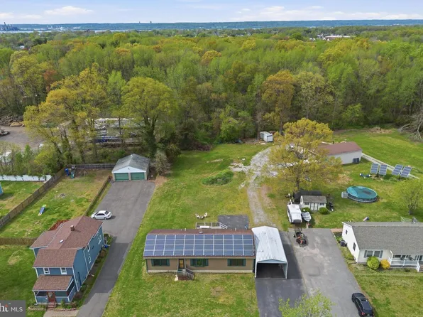 38 N Dupont Rd, Carneys Pt, NJ 08069