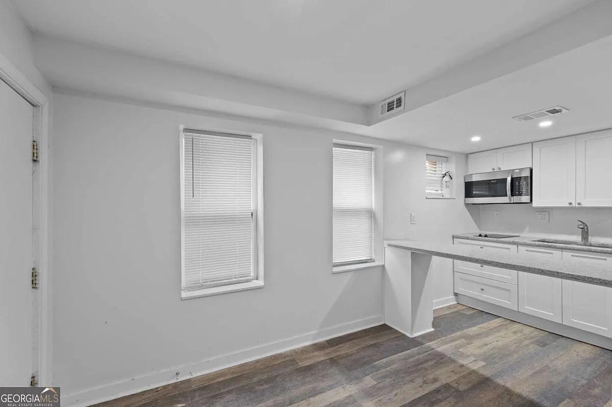1 bed, 1.0 bath, 700 sqft, $1,500 — Photo 3