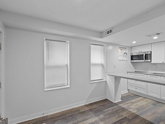 3rd image of 789 Barnett St NE APT 4