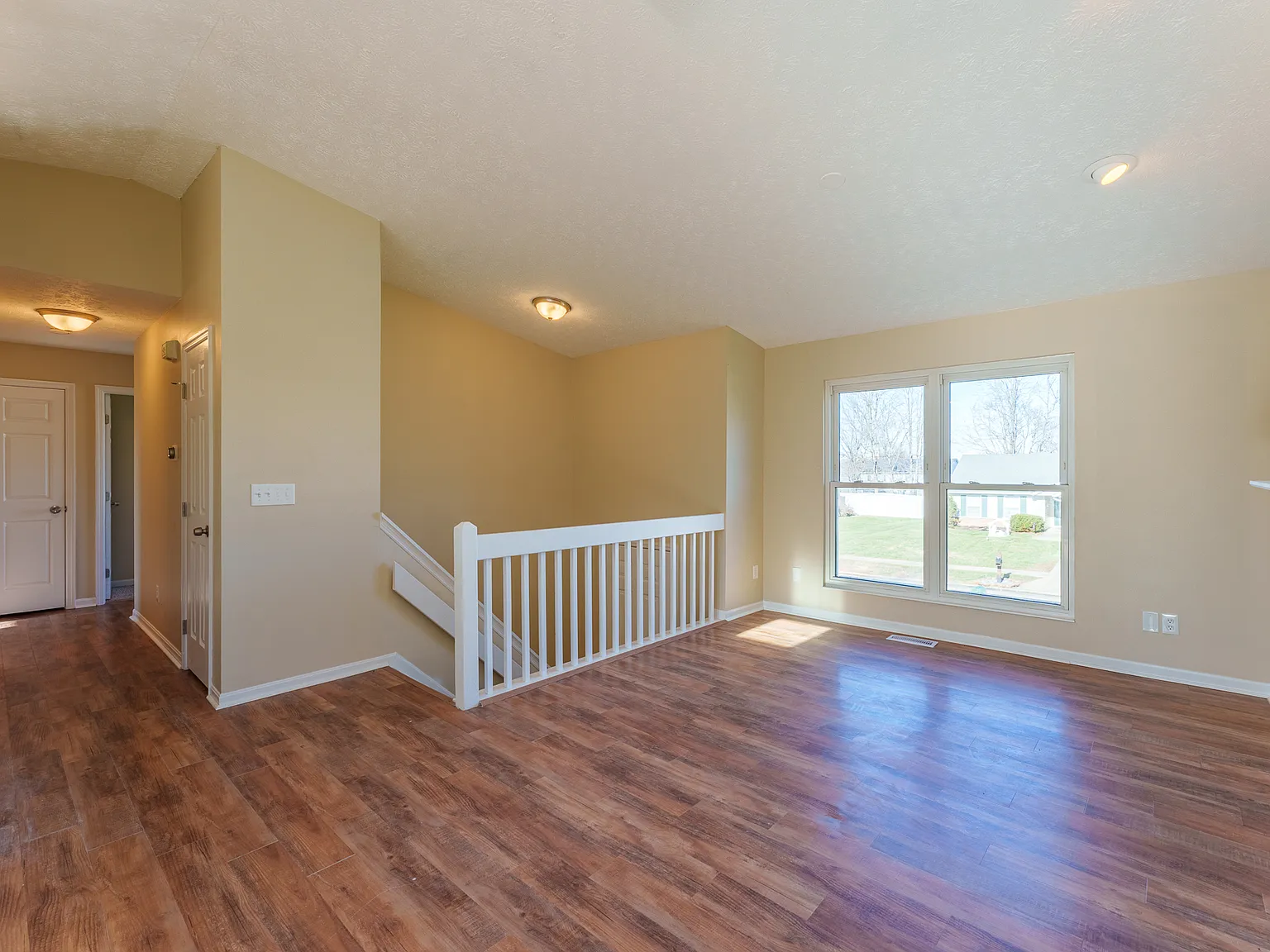 3 bed, 2.5 bath, 1520 sqft, $1,995 — Photo 2