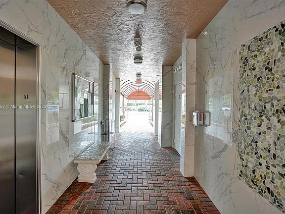 2nd image of 7715 SW Yardley Dr #209