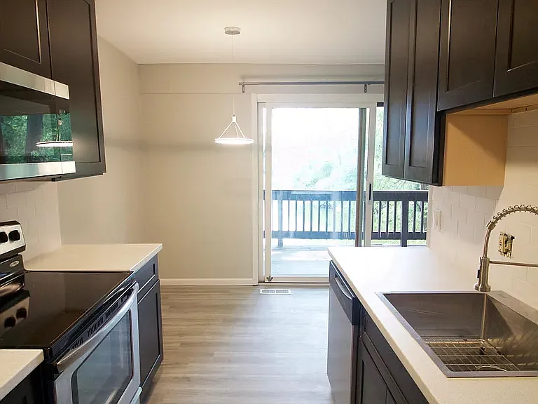 5501 Lakeside Dr #2B — Photo 6