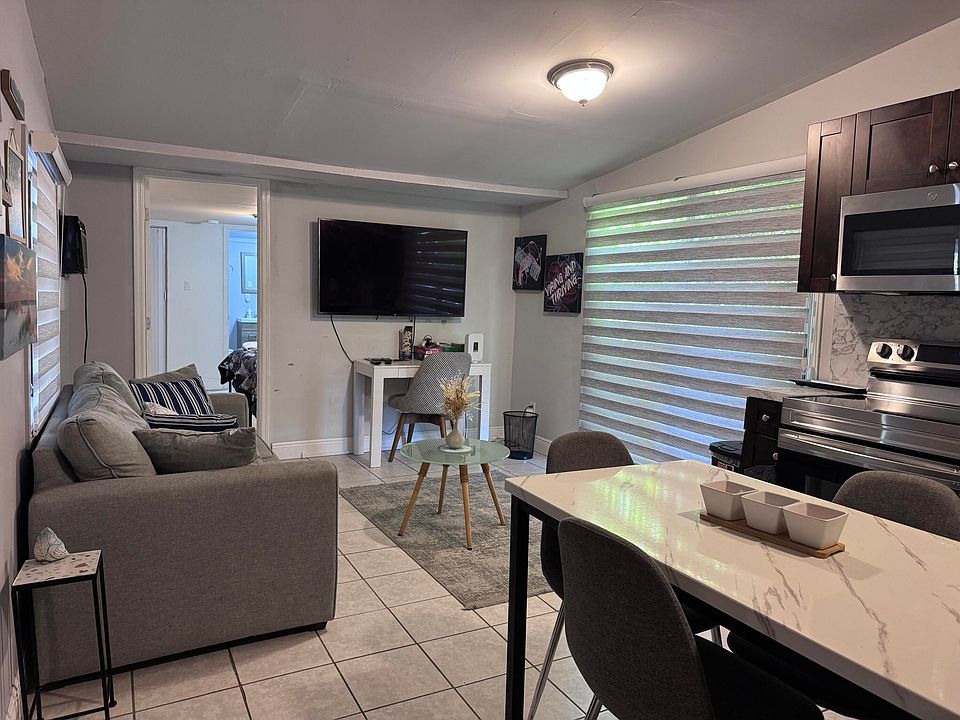1st image of 18 Rose Pl