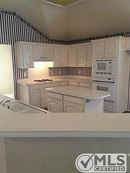 4th image of 936 Dogwood Ln