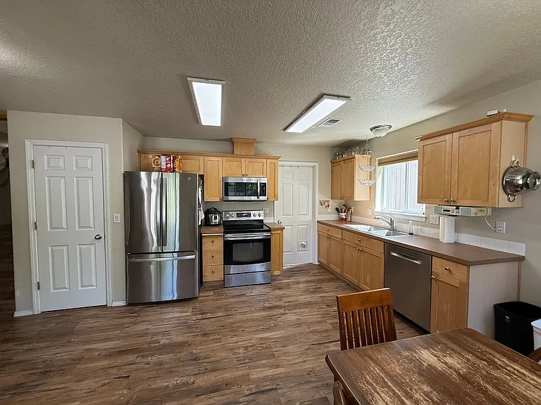 20630 Daisy Ln — Photo 4