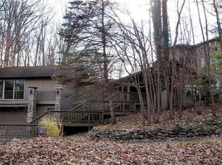 12243 Moss Point Rd, Strongsville, OH 44136