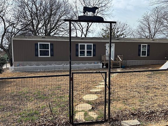 2nd image of 705 Butler St