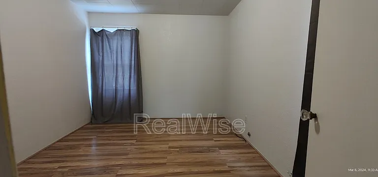 355 W Selmar Ct — Photo 10
