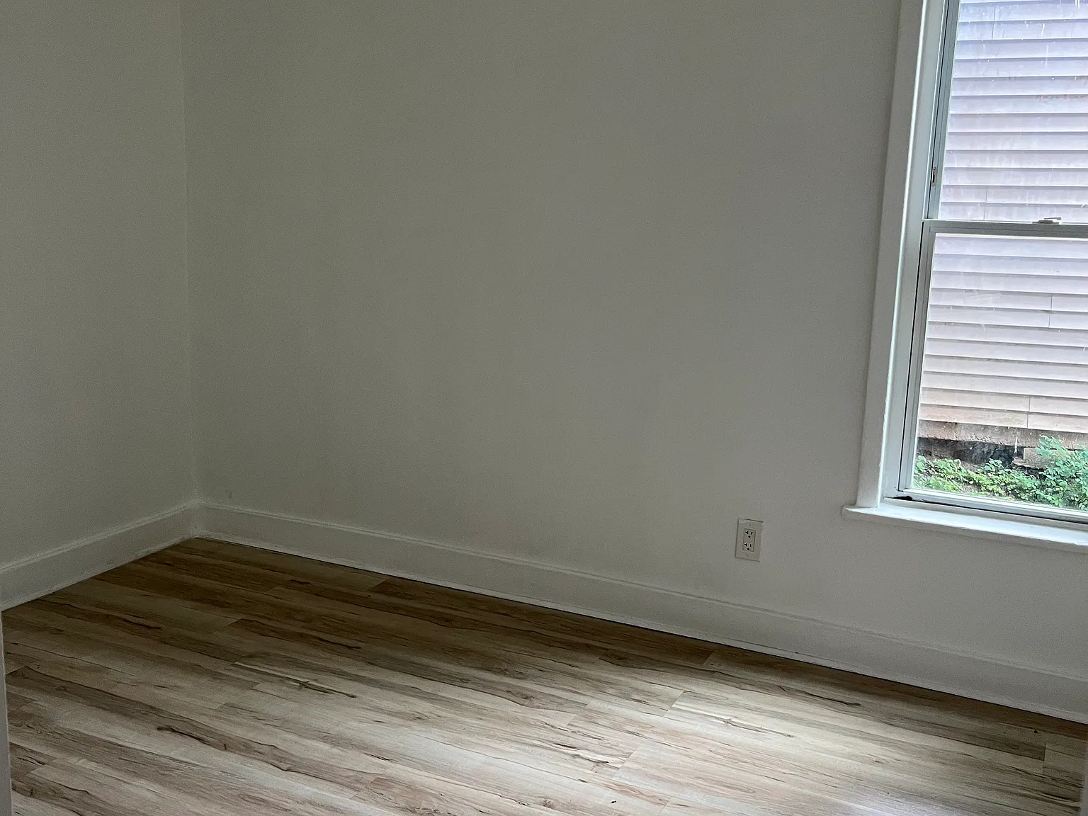 905 Nichols St — Photo 4