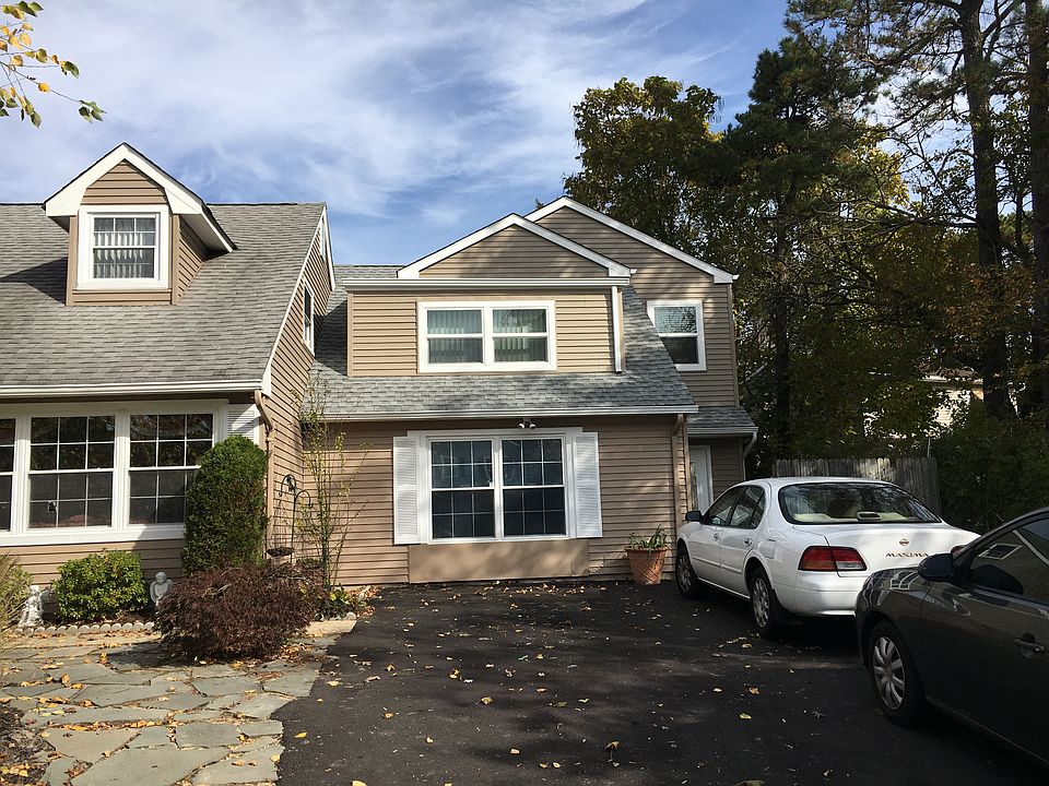 1st image of 301 Shoshone Ct