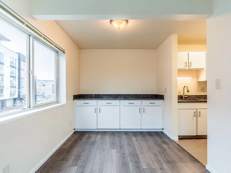 Fairway Apartments — Photo 19