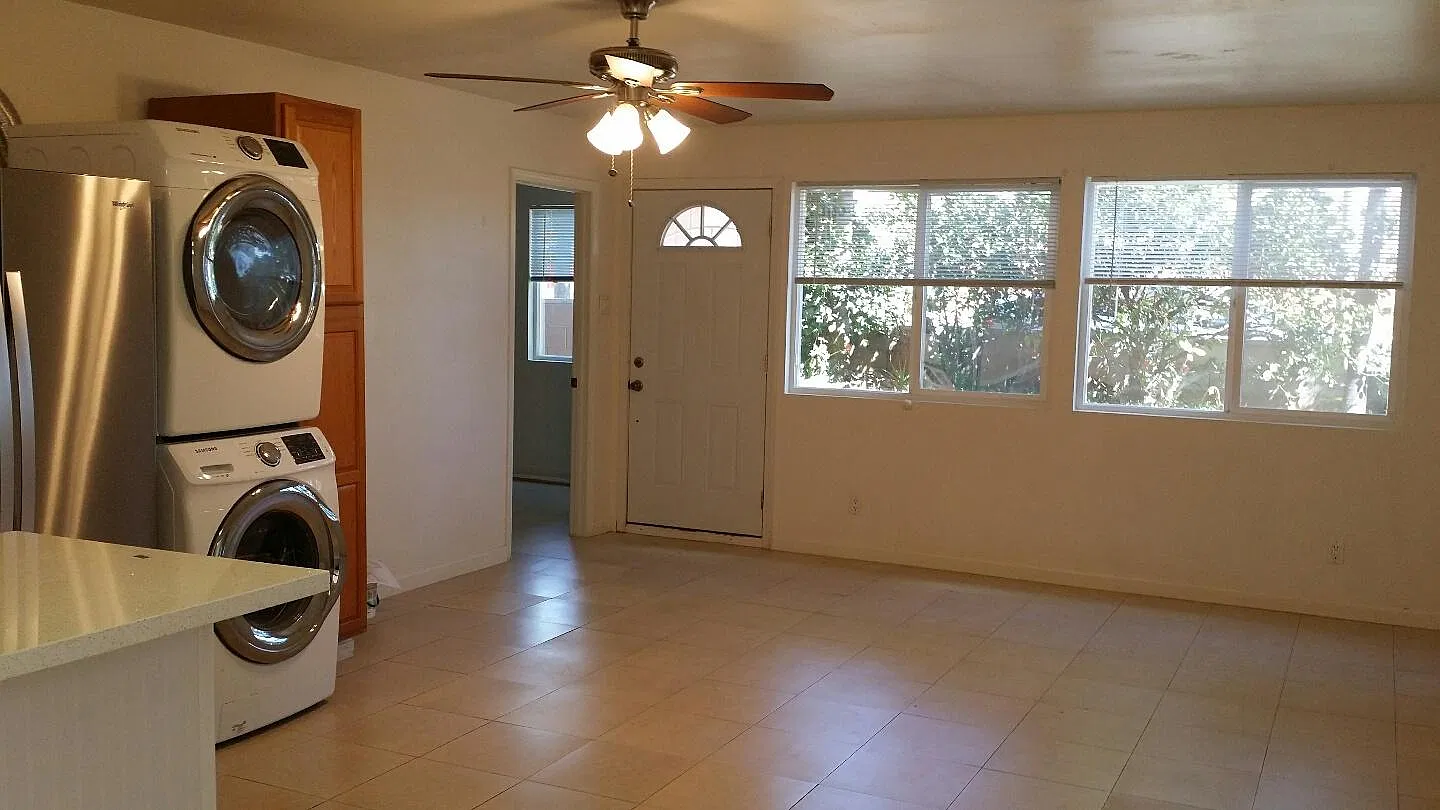 2 bed, 800 sqft, $2,700 — Photo 4