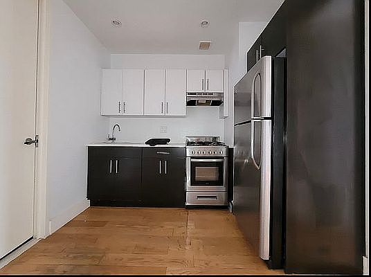 1st image of 824 Saint Johns Pl #2R