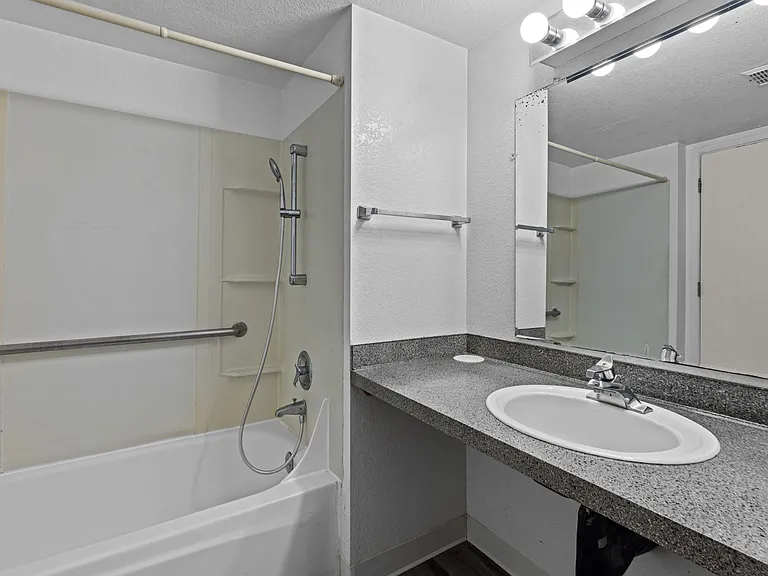 Bayview (105) — Photo 31
