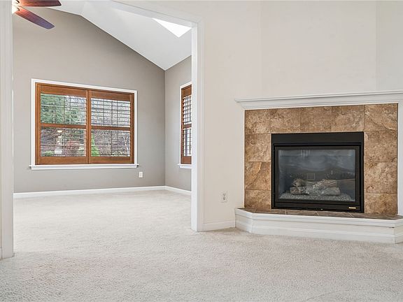 4th image of 5034 Dana Dr