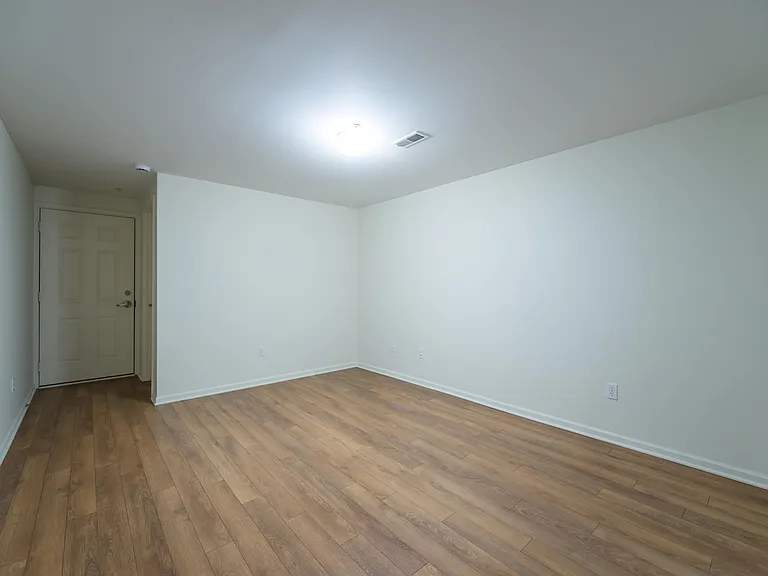 120 W Oakbrook Dr — Photo 28