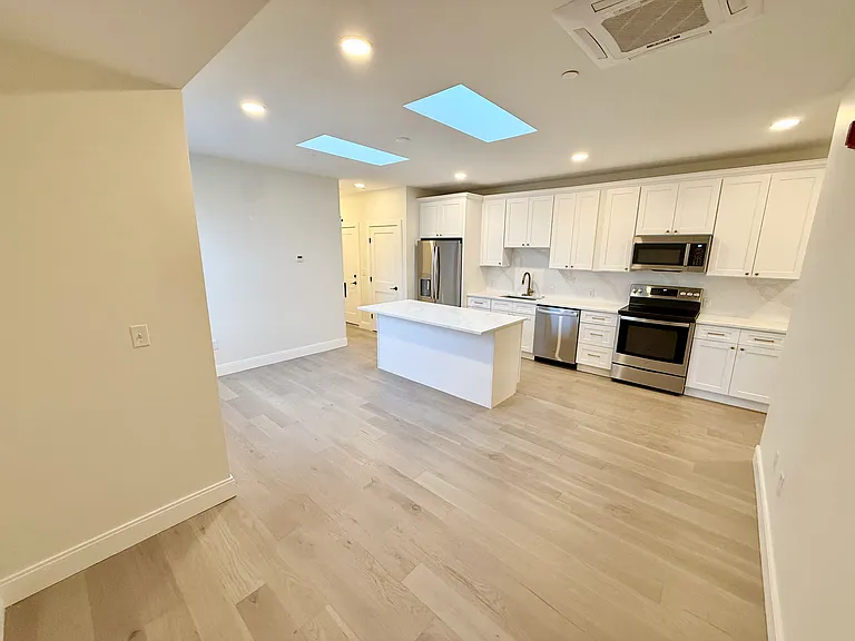 120 Emerson St #6 — Photo 7