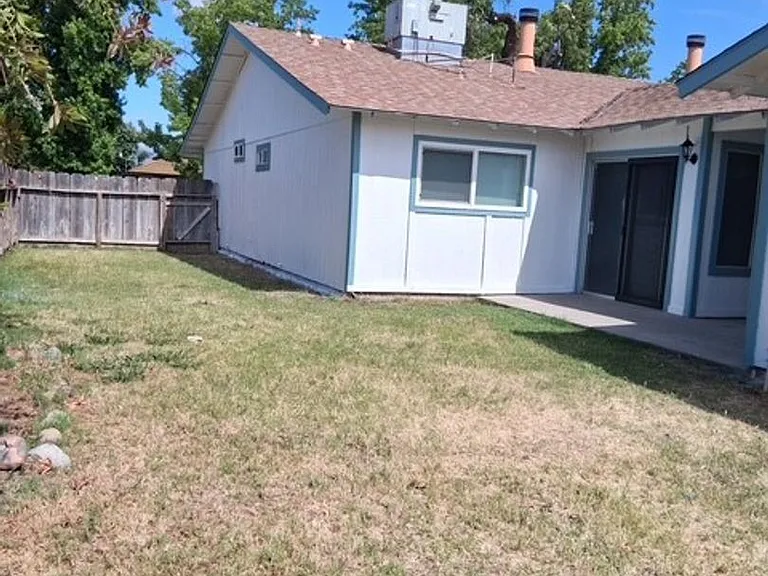 3219 Denver Ave — Photo 23