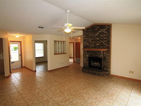 4th image of 11128 Little Creek Ln