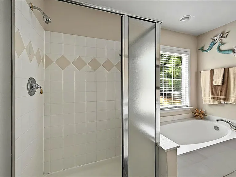 780 Potters Bar Ln — Photo 31