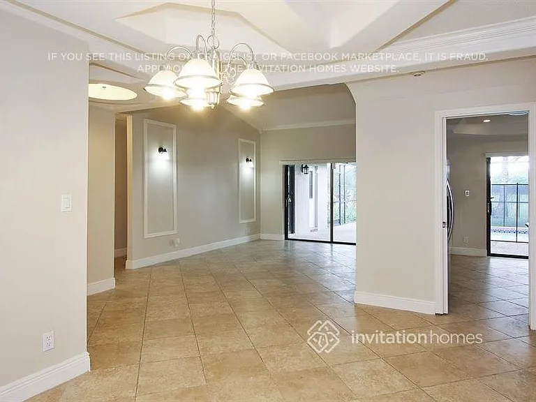 7002 NW 38th St — Photo 3