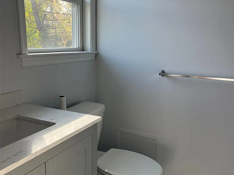8 Marion Ave #6 — Photo 17