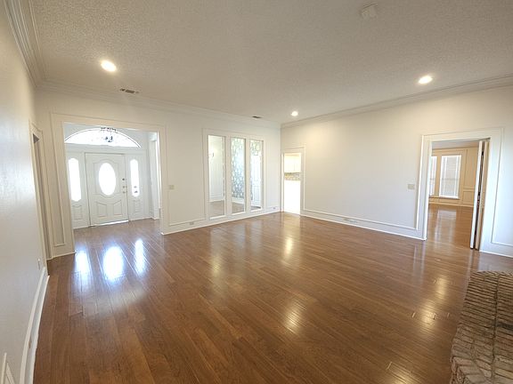 3rd image of 1713 Huron Trl