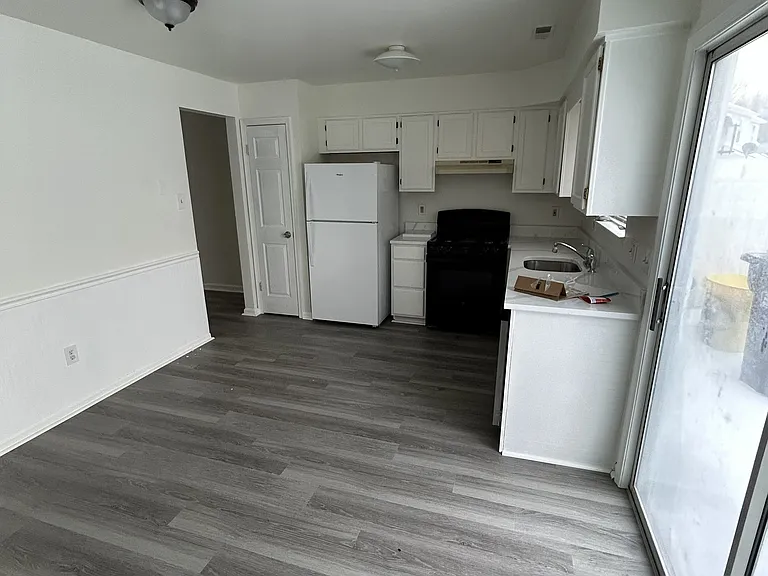 2203 Tall Pnes — Photo 3