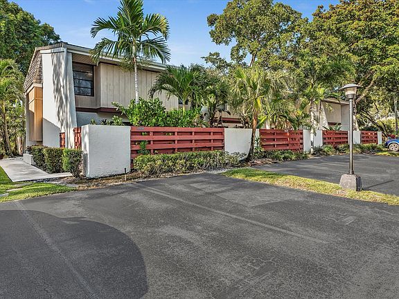 2nd image of 3008 Willow Lane #265