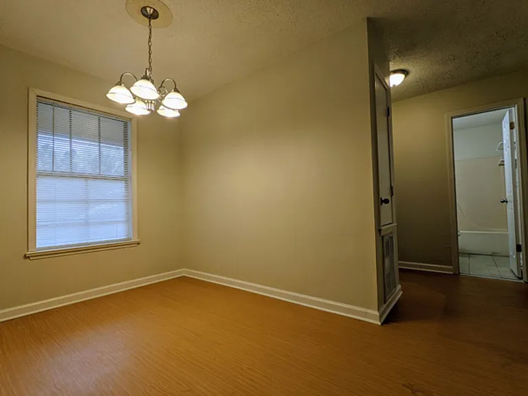 1860 Skyline Dr — Photo 8