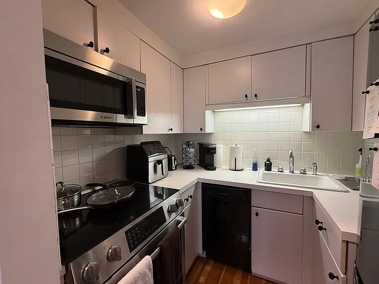 449 Beacon St #6 — Photo 15