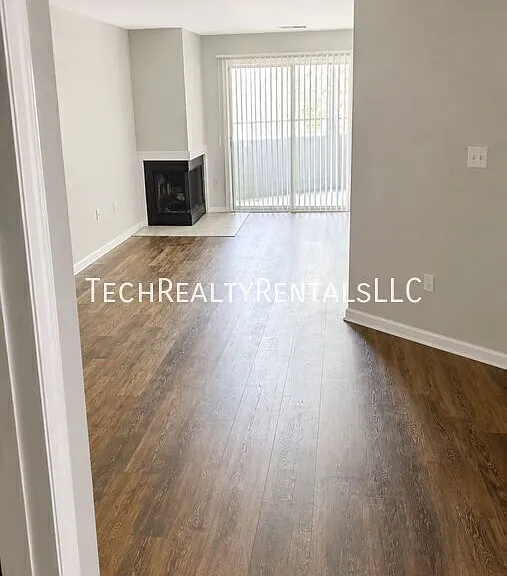 2557 Stockbridge Dr #B-1 — Photo 3