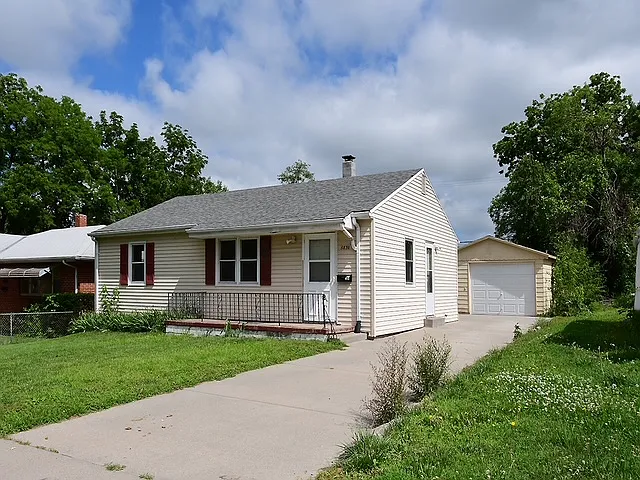 5830 Spaulding St — Photo 2