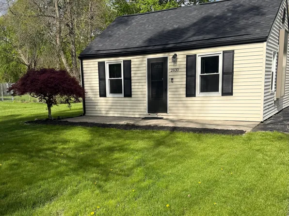 2830 Deland Rd, Waterford, MI 48329
