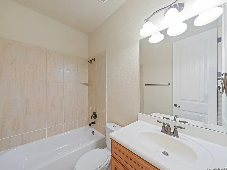 42 Avalon Park — Photo 25