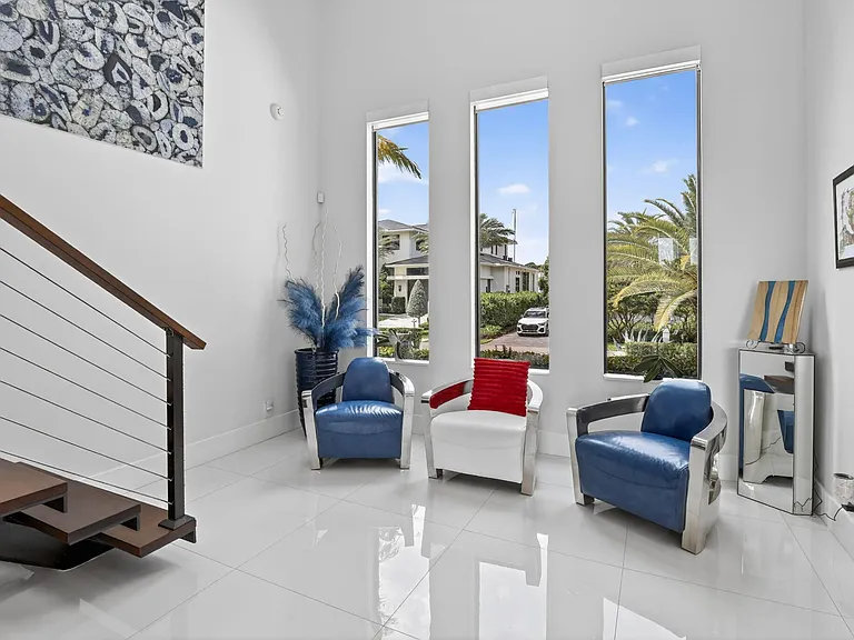 334 Isle Of Capri Dr — Photo 36