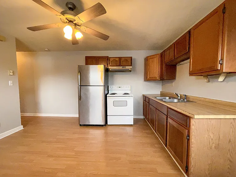 Spacious Apartments in the Heart of the Village — Photo 6