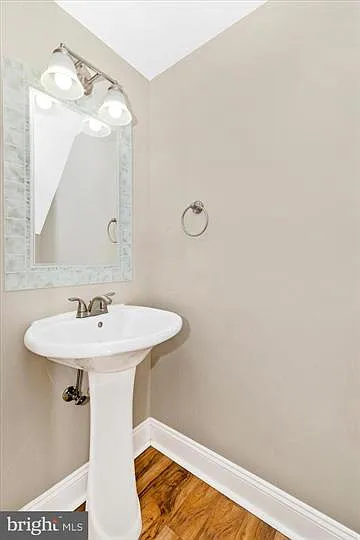 557 Lancaster Pl — Photo 14