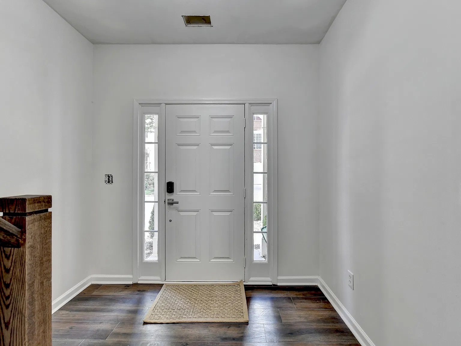 3 bed, 3.5 bath, 2300 sqft, $3,975 — Photo 3