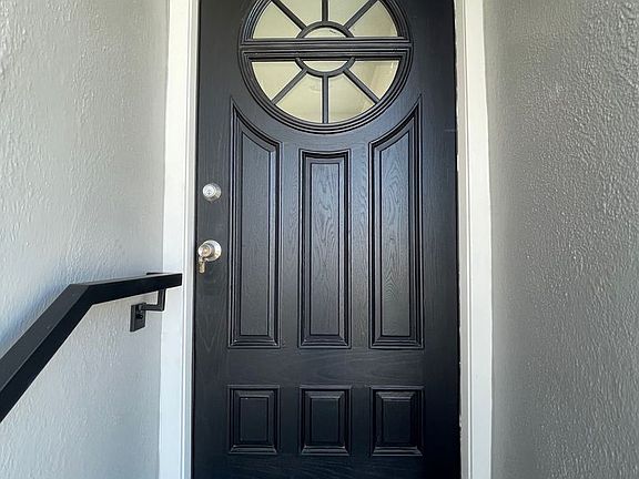 2nd image of 225 Aspen Ave #1
