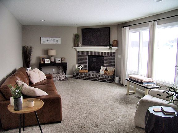 3rd image of 850 Sienna Ct