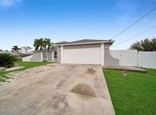 1631 SW 22nd Ln, Cape Coral, FL 33991
